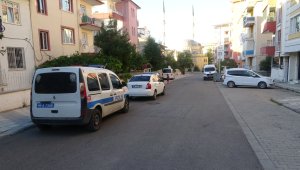 Kardeşinin silahını incelerken kazara kendini vuran teğmen yaralandı