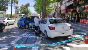 Otomobil yayaların arasına daldı: 5 yaralı