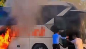Park halindeki boş yolcu otobüsünde yangın