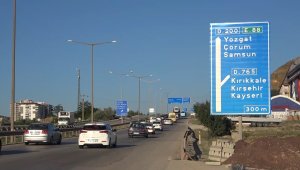 Tatil yolculuğu başladı: 43 ilin geçiş noktasında trafik yoğunluğu