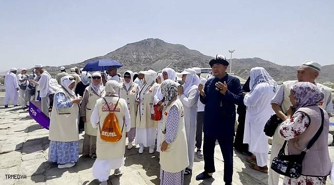Türk dünyası Arafat'taki Rahmet Tepesi'nde kucaklaştı