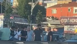 Ümraniye'de yol verme kavgasında birbirine girdiler