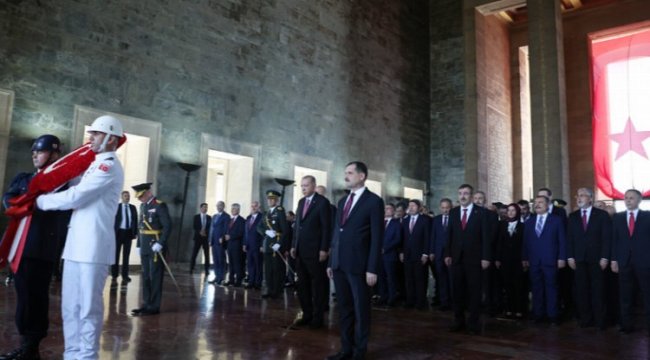 Anıtkabir'de Zafer Bayramı coşkusu