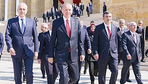 Devletin zirvesi Anıtkabir'de
