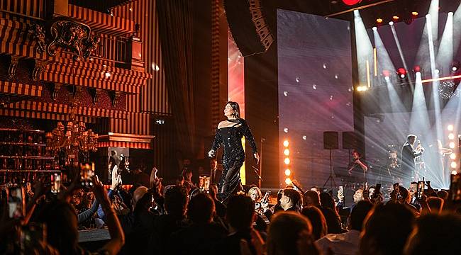 SİBEL CAN, İSTANBUL SEZONUNU AÇTI!